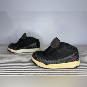 Kid's Jordan Deluxe TD 'Gym Red' Size 9C